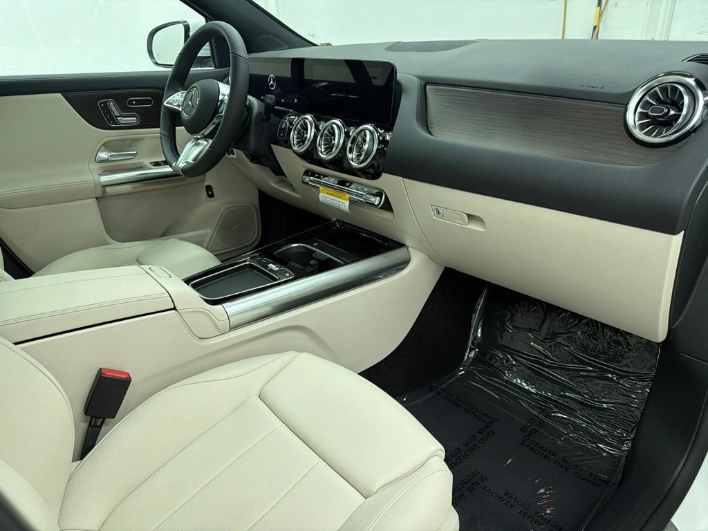 New 2026 Polar White Mercedes-Benz GLA 250 image 28