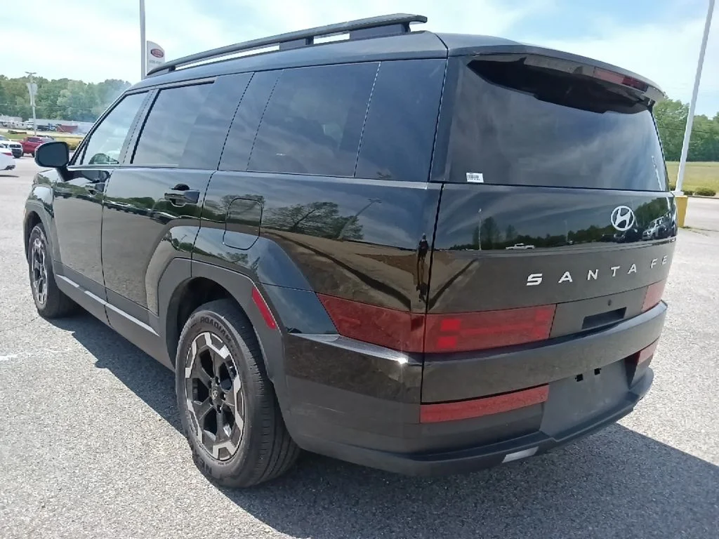 Used 2026 Black Hyundai SEL image 5