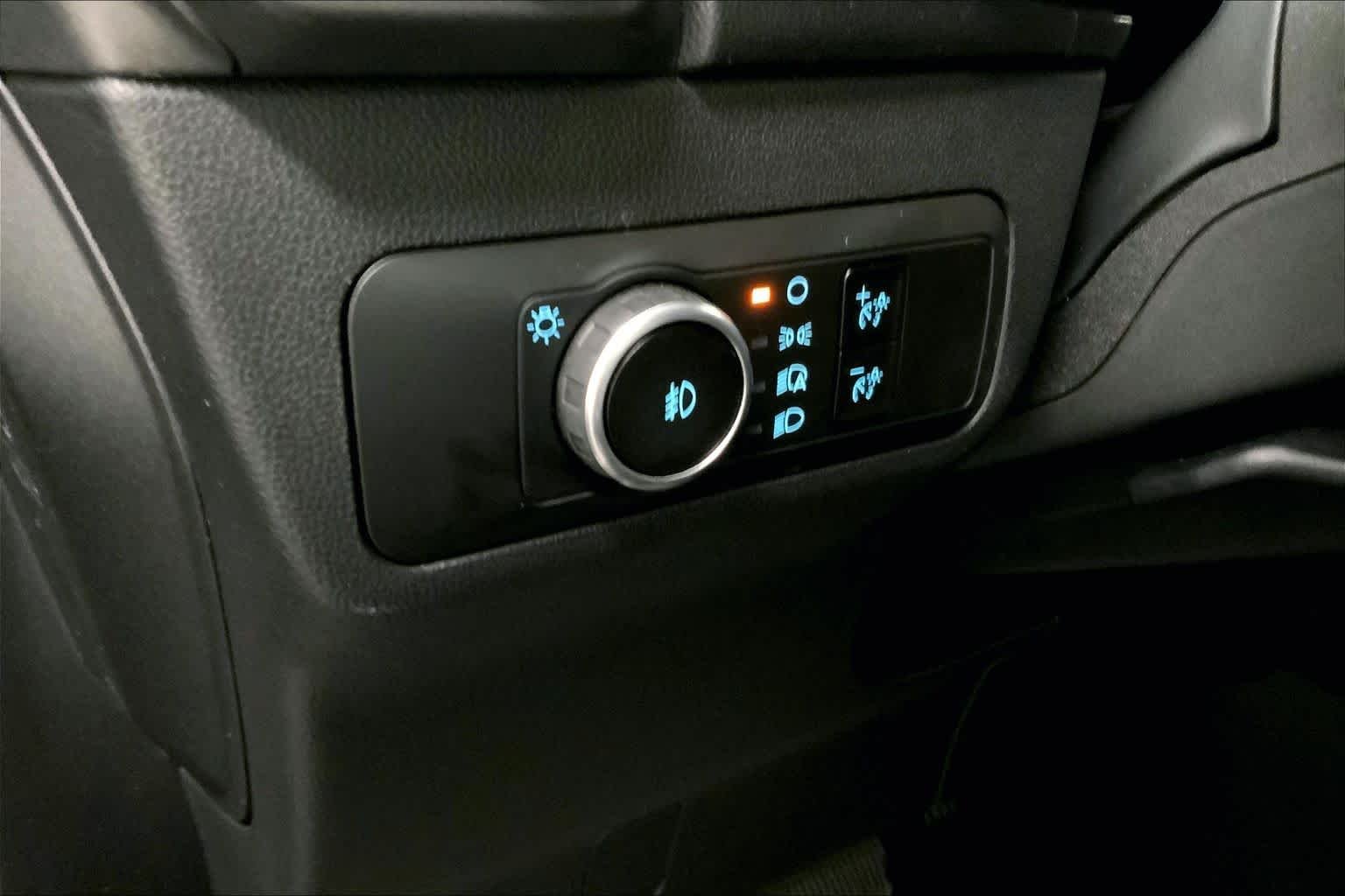 New 2026 Shadow Black Ford Outer Banks® image 18