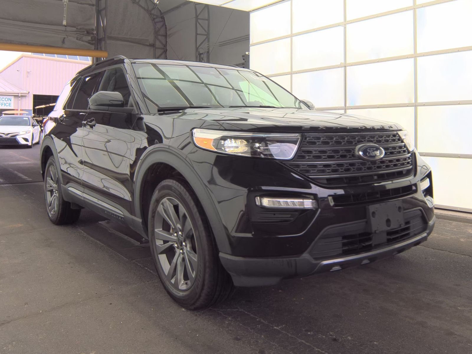 2022 Ford Explorer XLT 4WD's photo