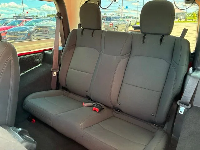 Used 2023 Red Jeep Sport S image 18