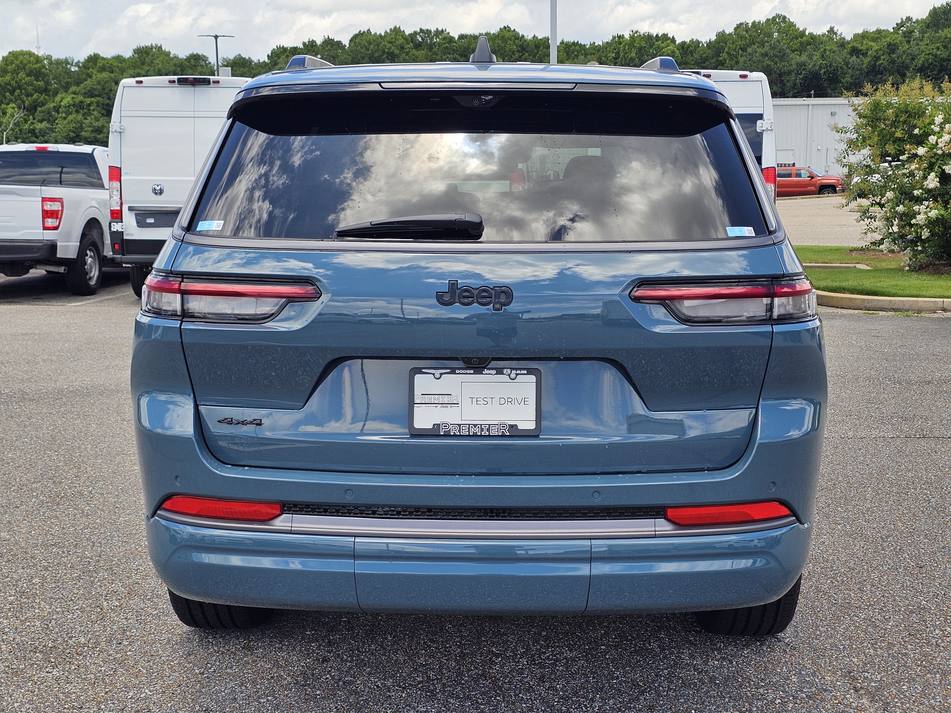 New 2026 Steel Blue Jeep Limited Reserve image 10