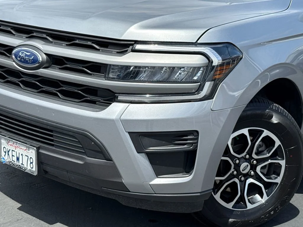 Used 2024 Silver Ford XLT image 3