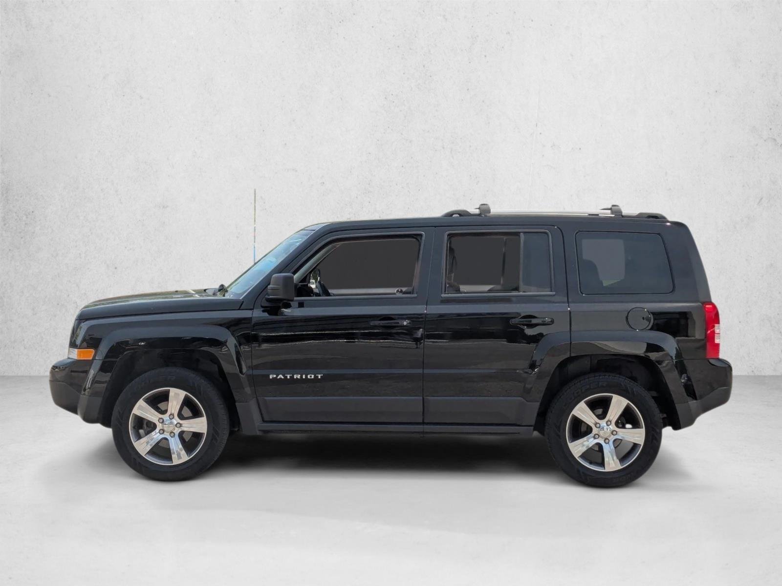 Used 2017 Black Clearcoat Jeep High Altitude image 8