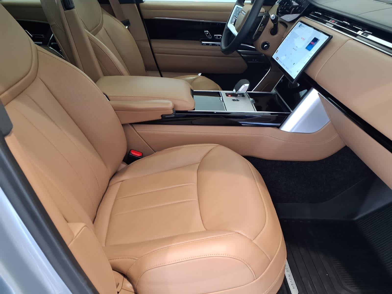 2025 Land Rover Range Rover SE - Photo 11