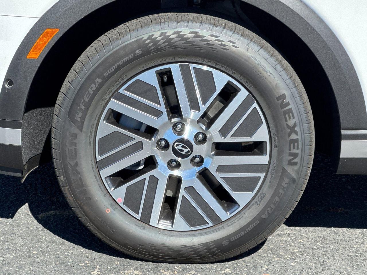New 2026 White Hyundai SEL Premium 7P image 24