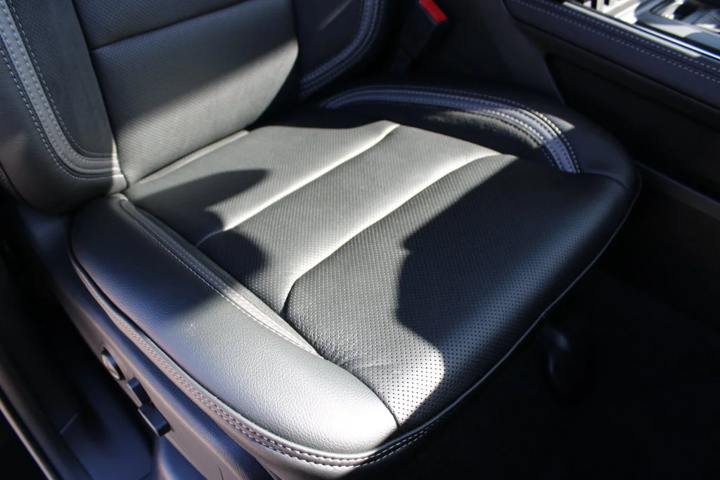 New 2026 Diamond Black Crystal Pearl-Coat Exterior Paint Ram RHO image 12