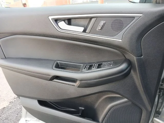 Used 2022 Silver Ford SEL image 21