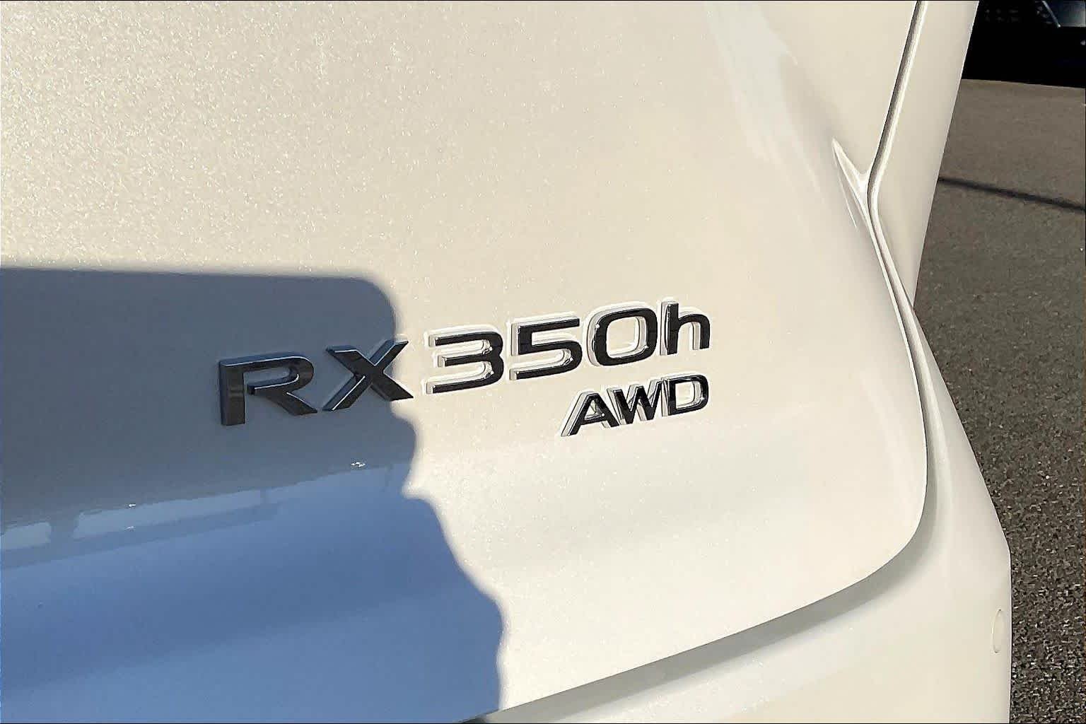 Used 2024 Eminent White Pearl Lexus Premium Plus image 29