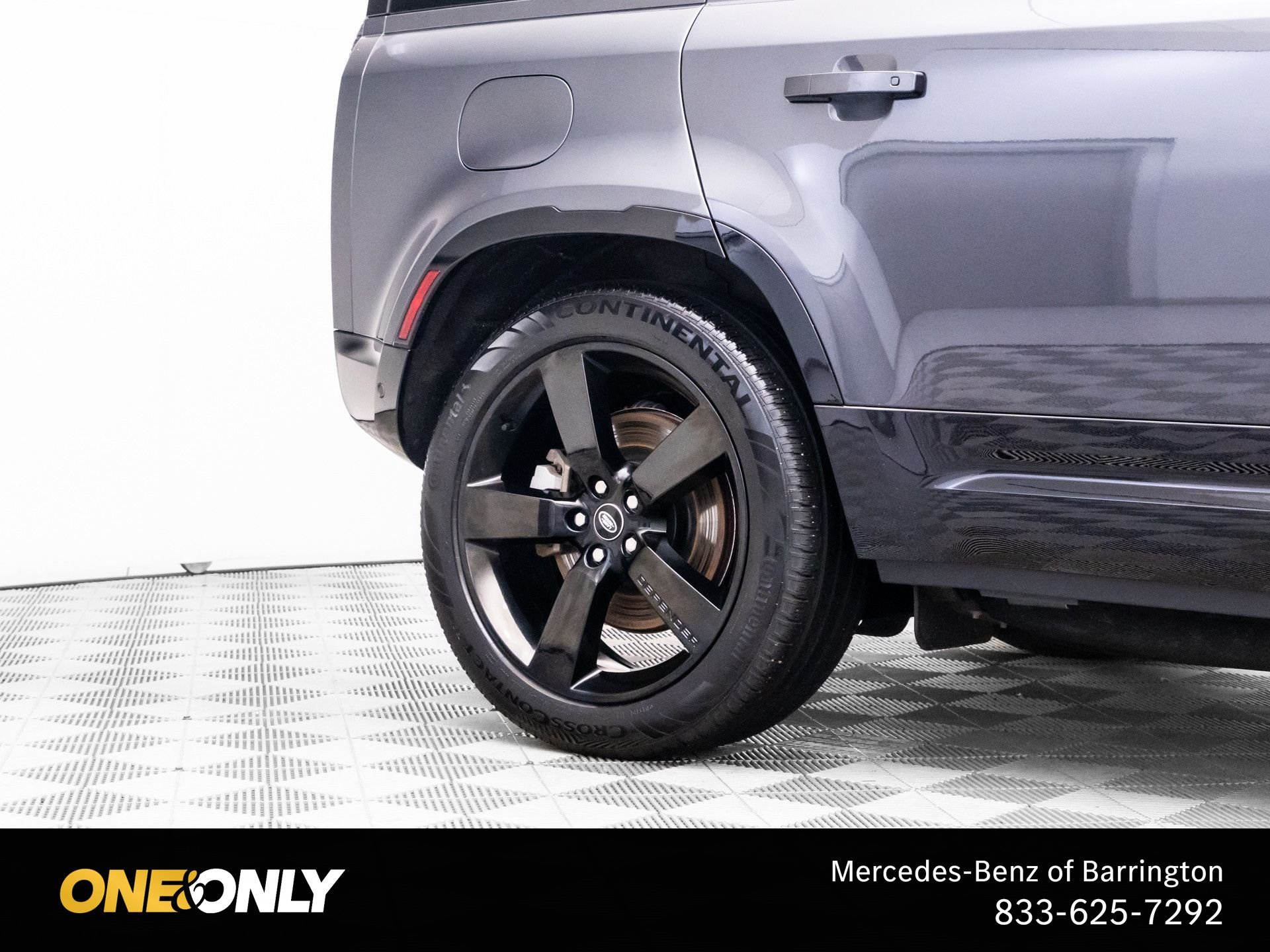 Used 2023 Gray Land Rover X-Dynamic SE image 33
