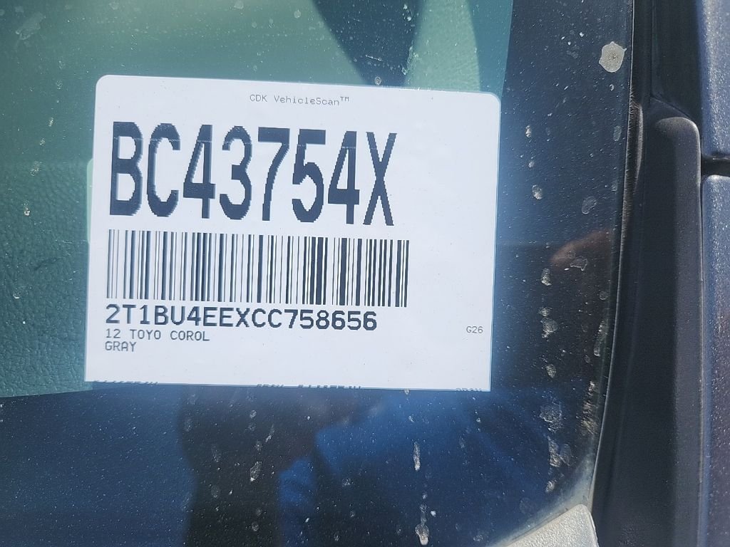 Used 2012 Gray Toyota LE image 5