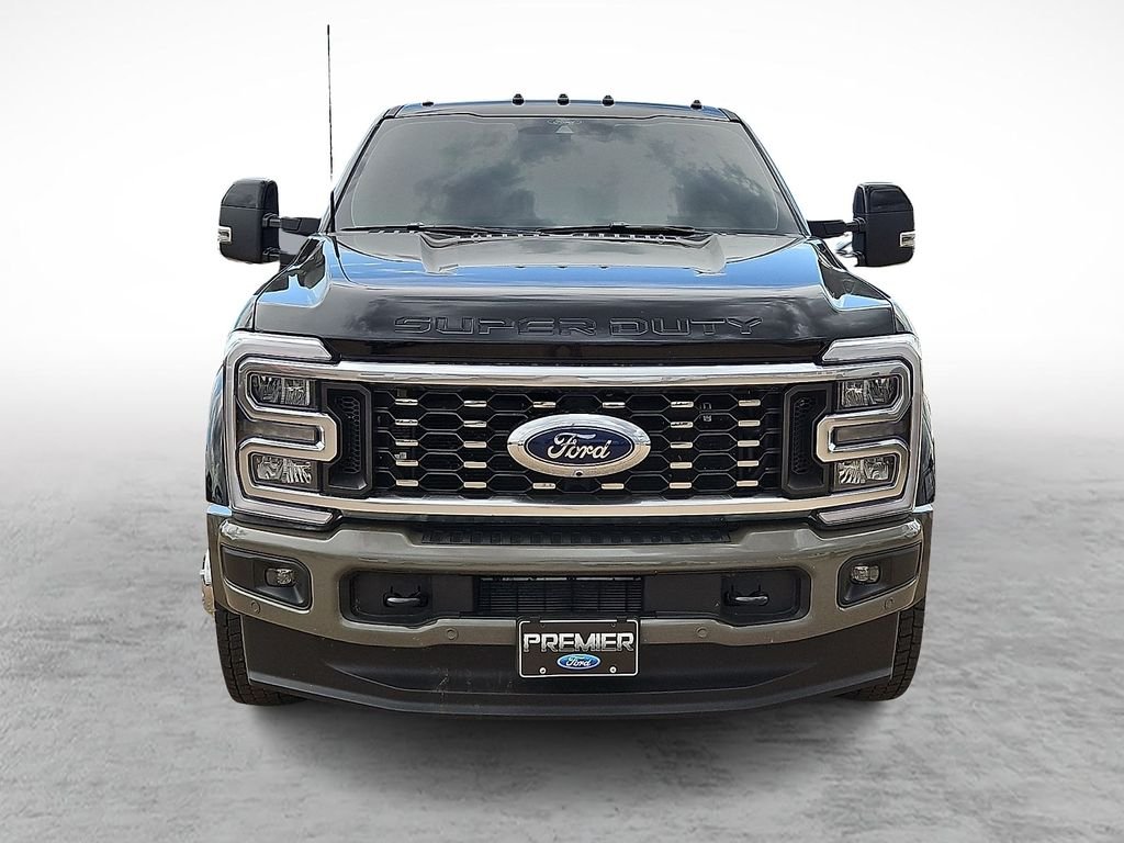 Used 2026 Agate Black Metallic Ford King Ranch image 3