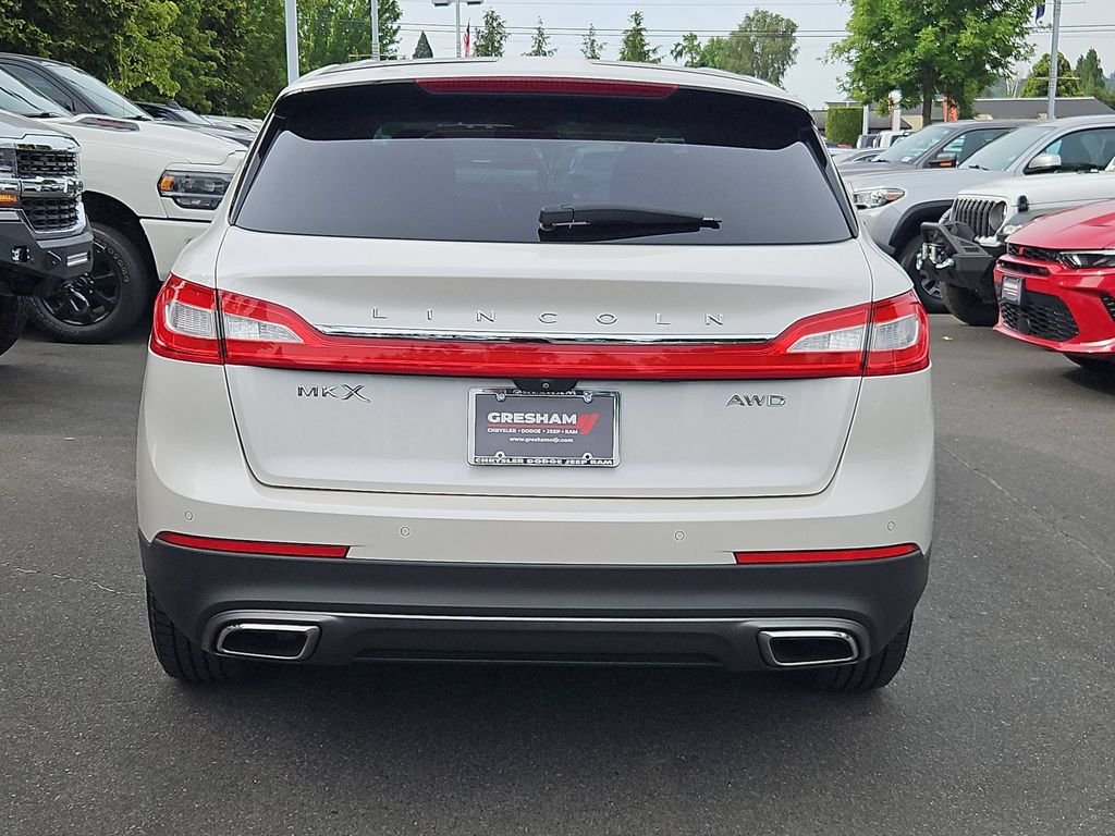Used 2016 White Platinum Clearcoat Metallic Lincoln Select image 6