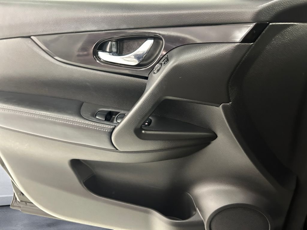 Used 2020 Black Nissan SV image 12