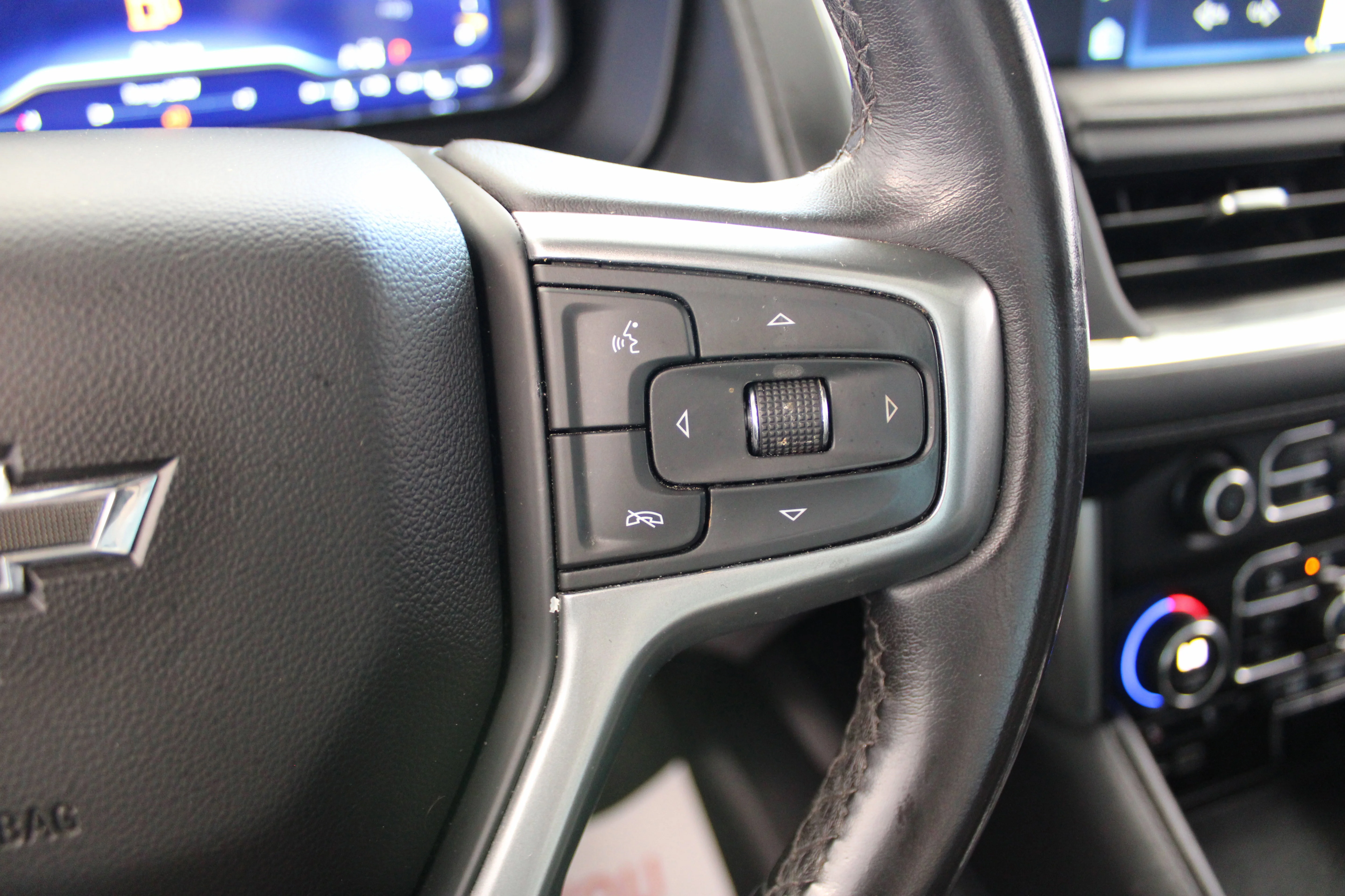 Used 2023 Sterling Gray Metallic Chevrolet 4WD Z71 image 10