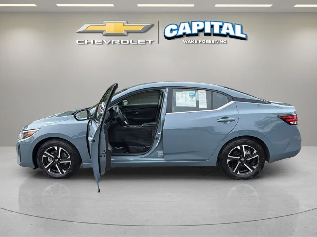 Used 2025  Nissan SV image 2