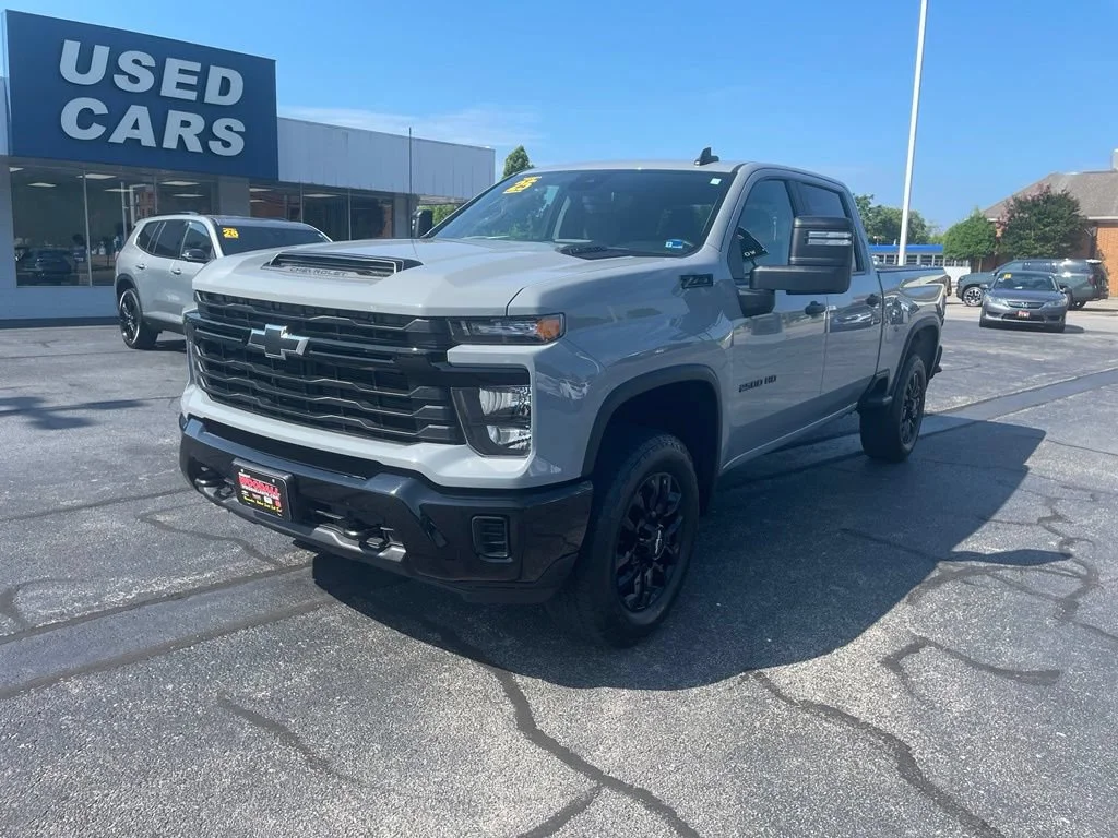 Used 2025 Slate Gray Metallic Chevrolet Custom image 3