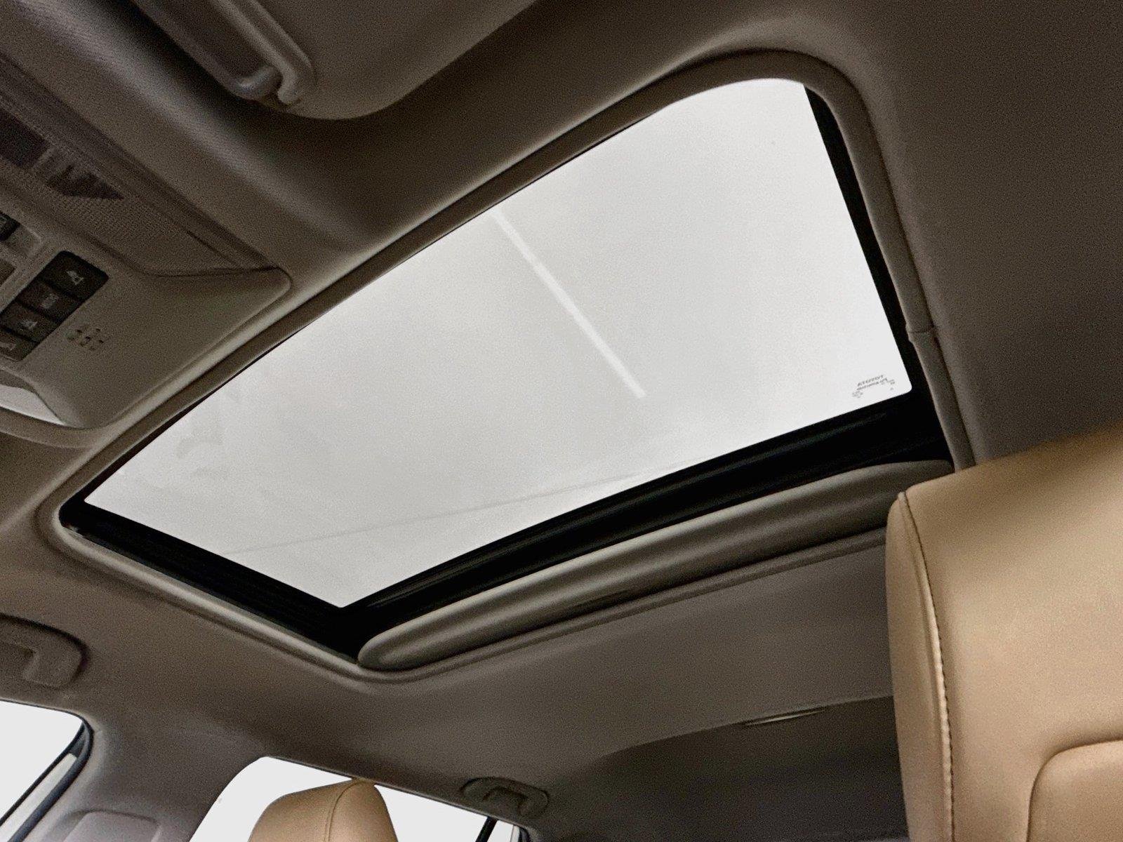 Used 2021 Blizzard Pearl Toyota XLE Premium image 6