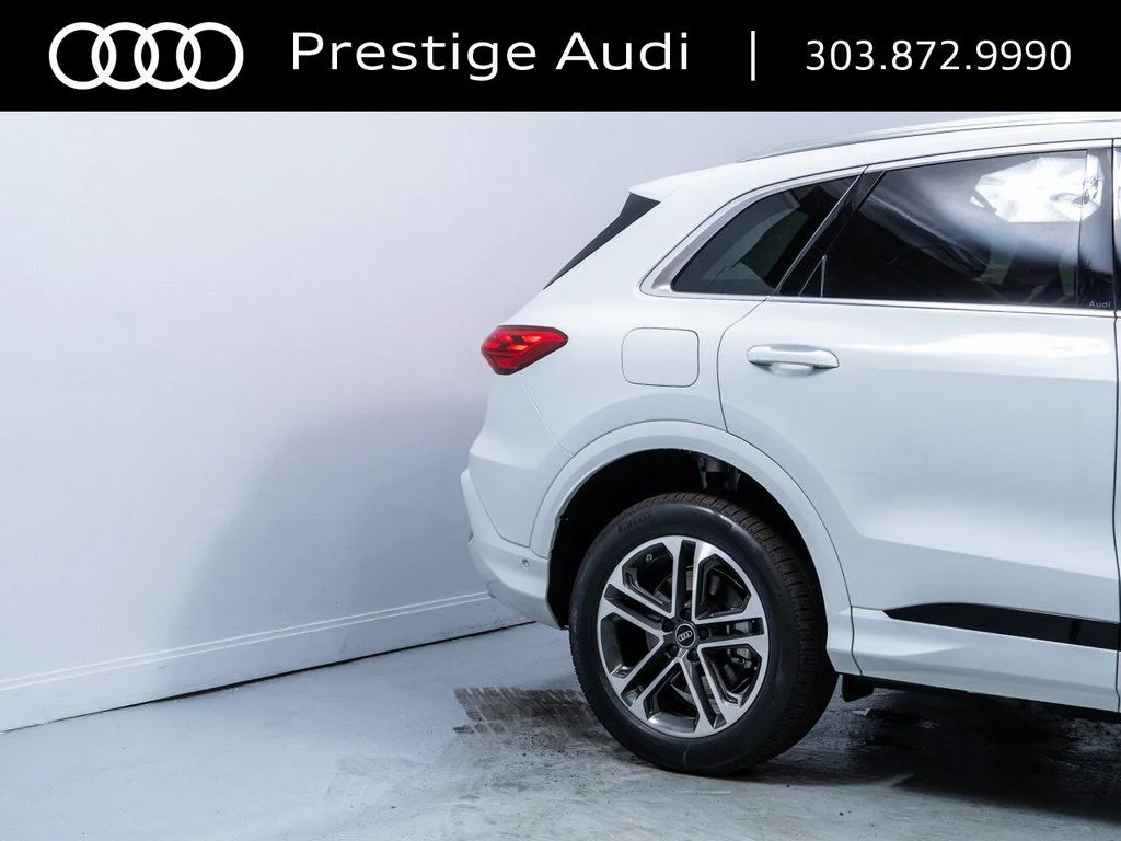 2025 Audi Q5 Premium - Photo 11