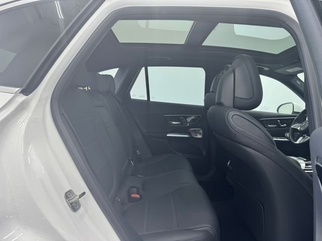 New 2026 Polar White Mercedes-Benz GLC 300 image 20