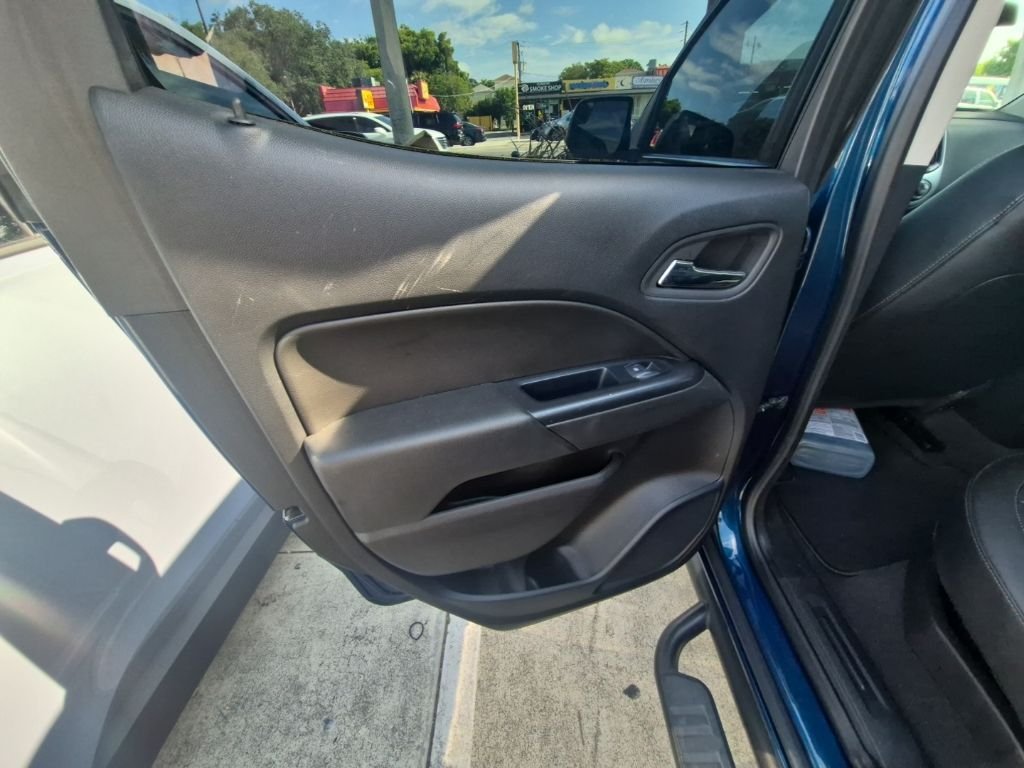 Used 2020 Blue Chevrolet LT image 10