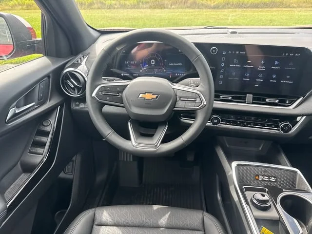 2027 Chevrolet Equinox LT - Photo 14
