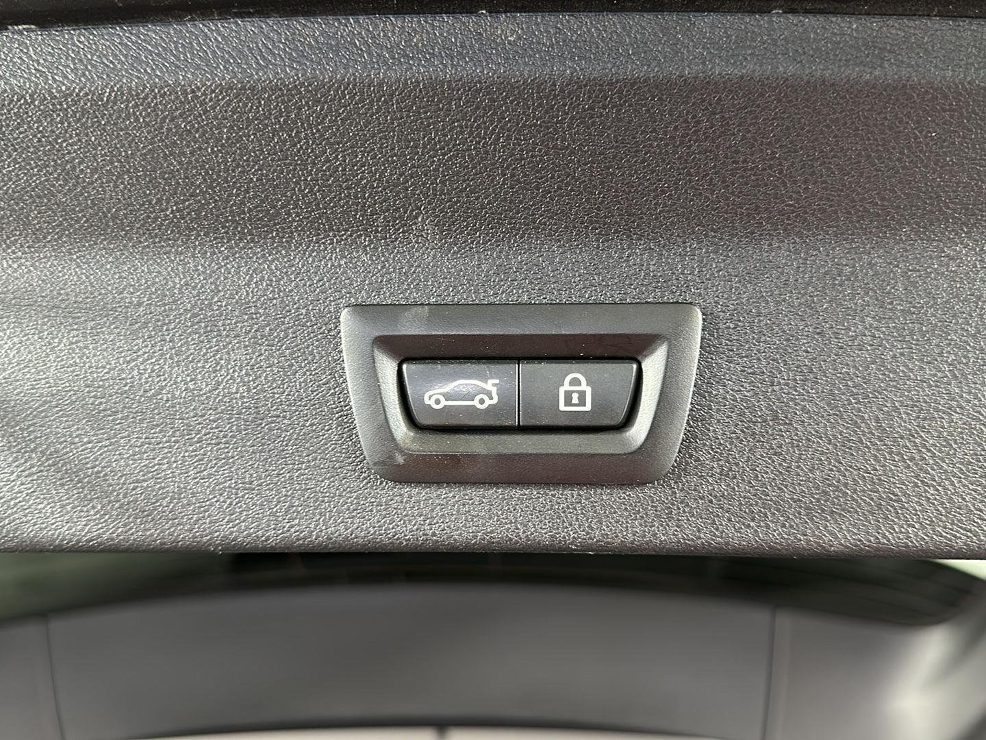 Used 2021 Dark Graphite Metallic BMW xDrive30i image 29