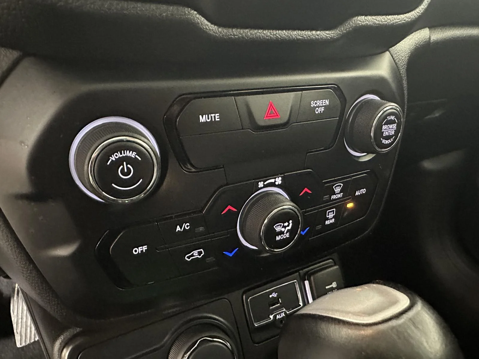 Used 2020 Alpine White Clearcoat Jeep Limited image 15