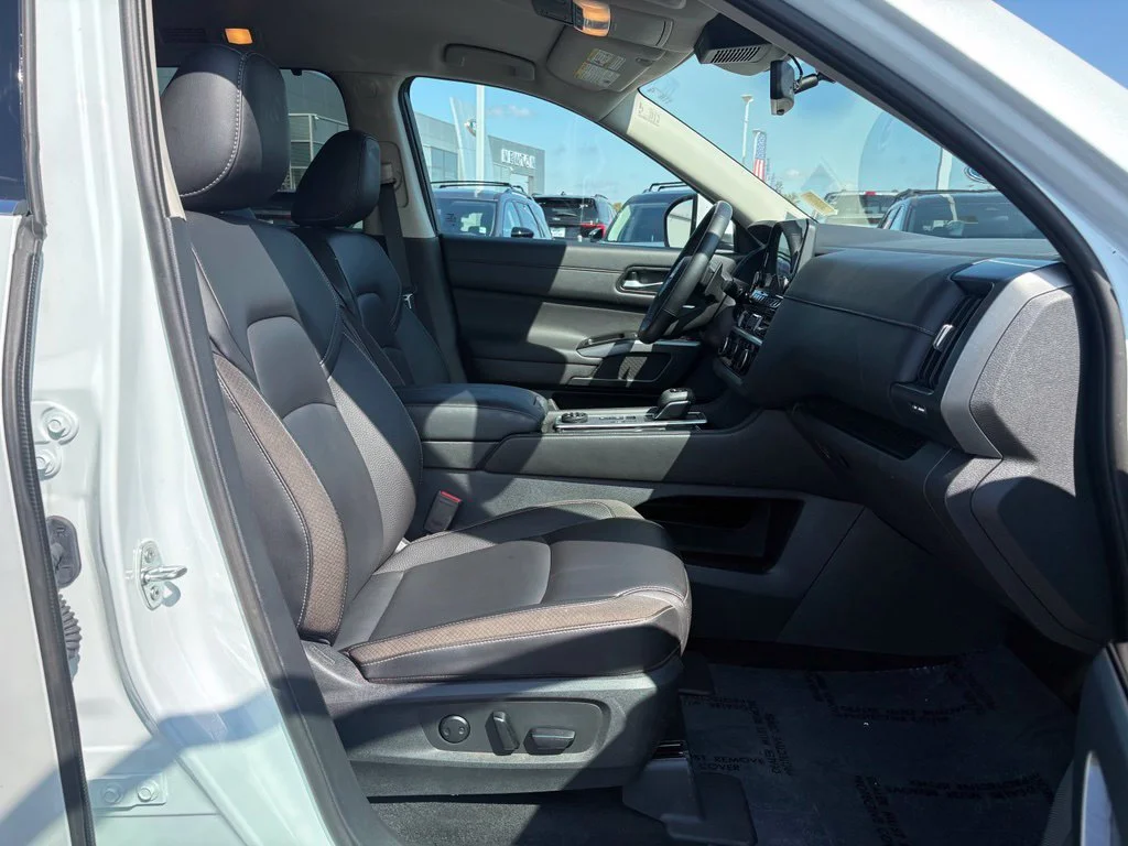 Certified Used 2025 White Nissan SL image 19