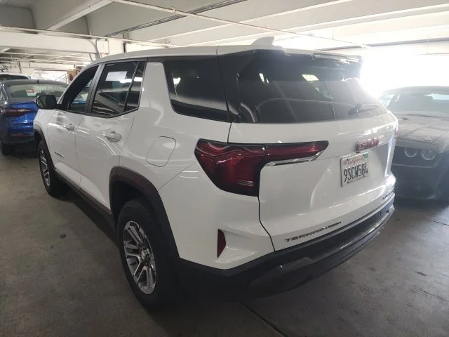 Used 2025 White GMC Elevation image 3