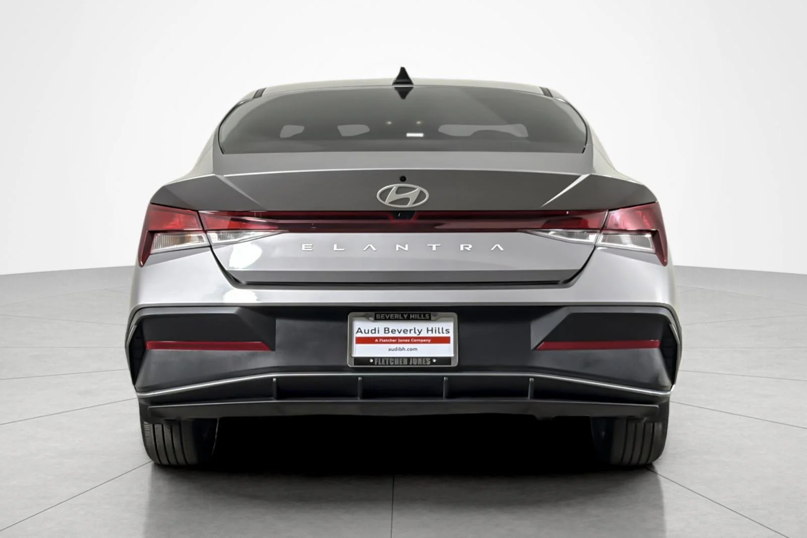 Used 2024 GRAY Hyundai SEL IVT image 4