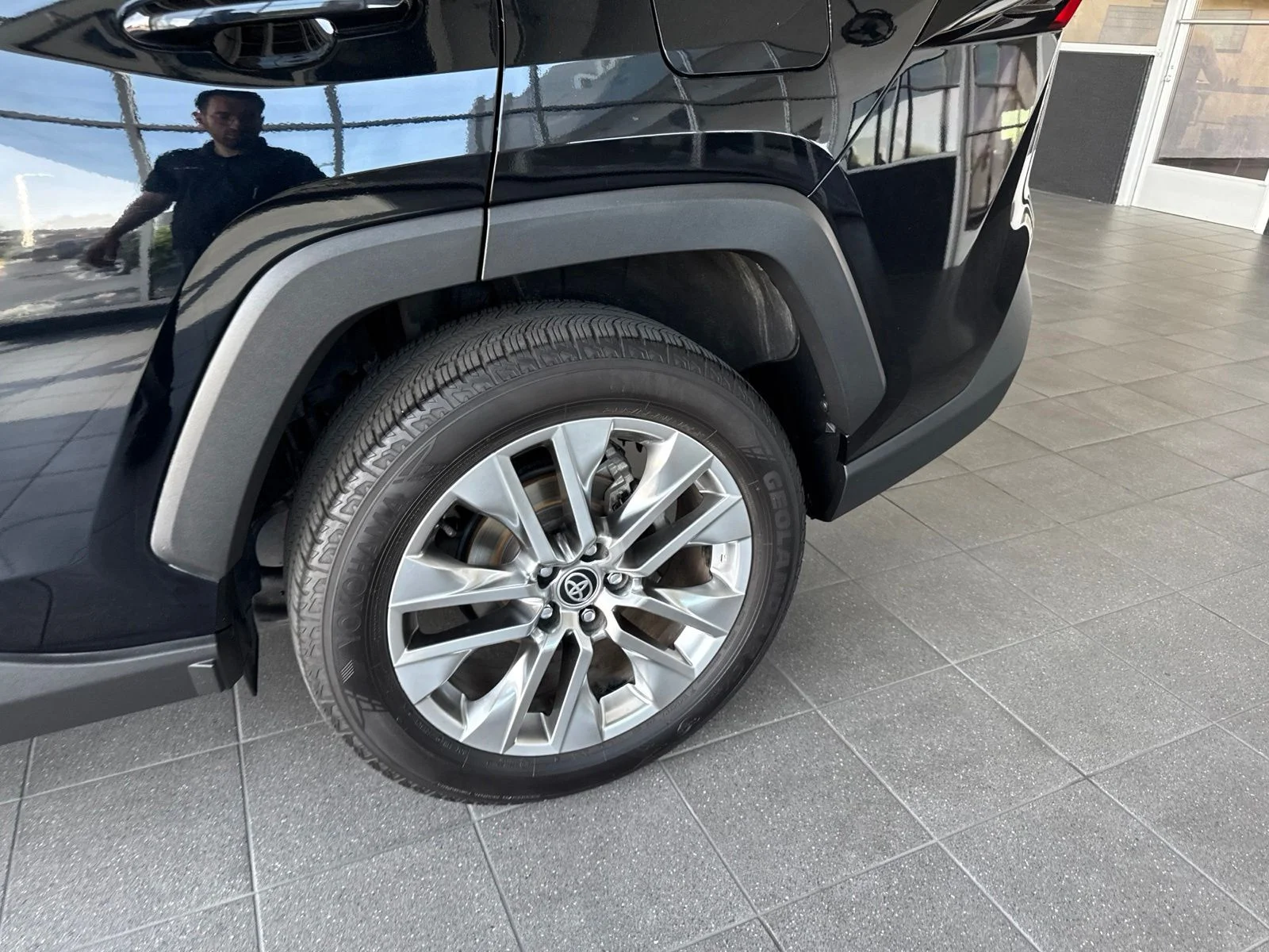 Used 2020 Midnight Black Metallic Toyota XLE Premium image 13
