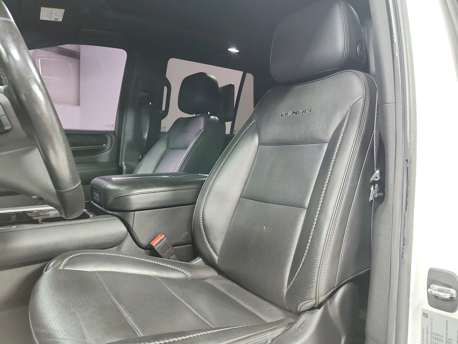 Used 2021 White GMC Denali image 10