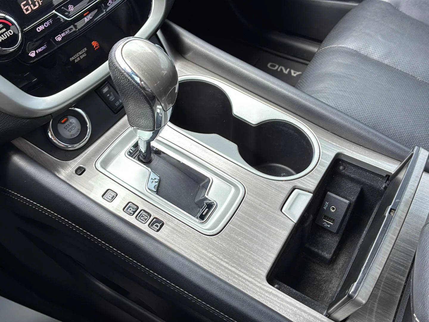 Used 2017 Pearl White Nissan SL image 39