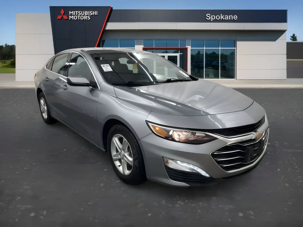 Used 2024 Sterling Gray Metallic Chevrolet LT image 1