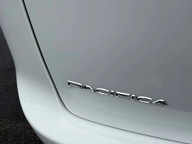 Used 2026 White Chrysler Select image 18