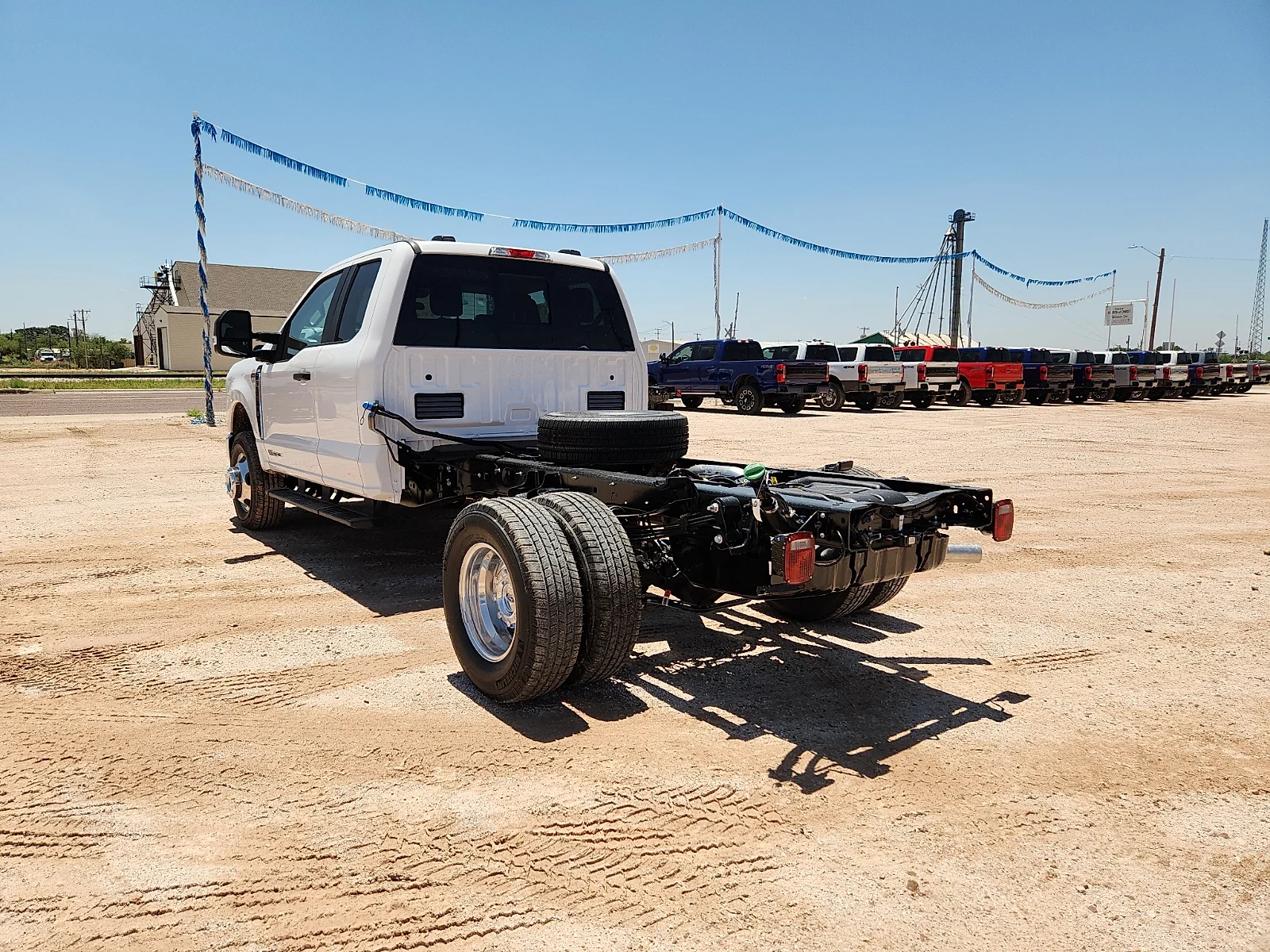 New 2026 Oxford White Ford F-350® XL image 5
