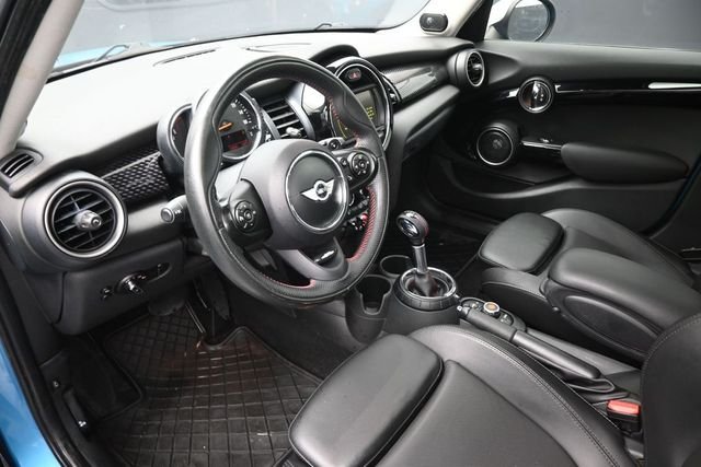 Used 2015 Blue MINI Base image 17