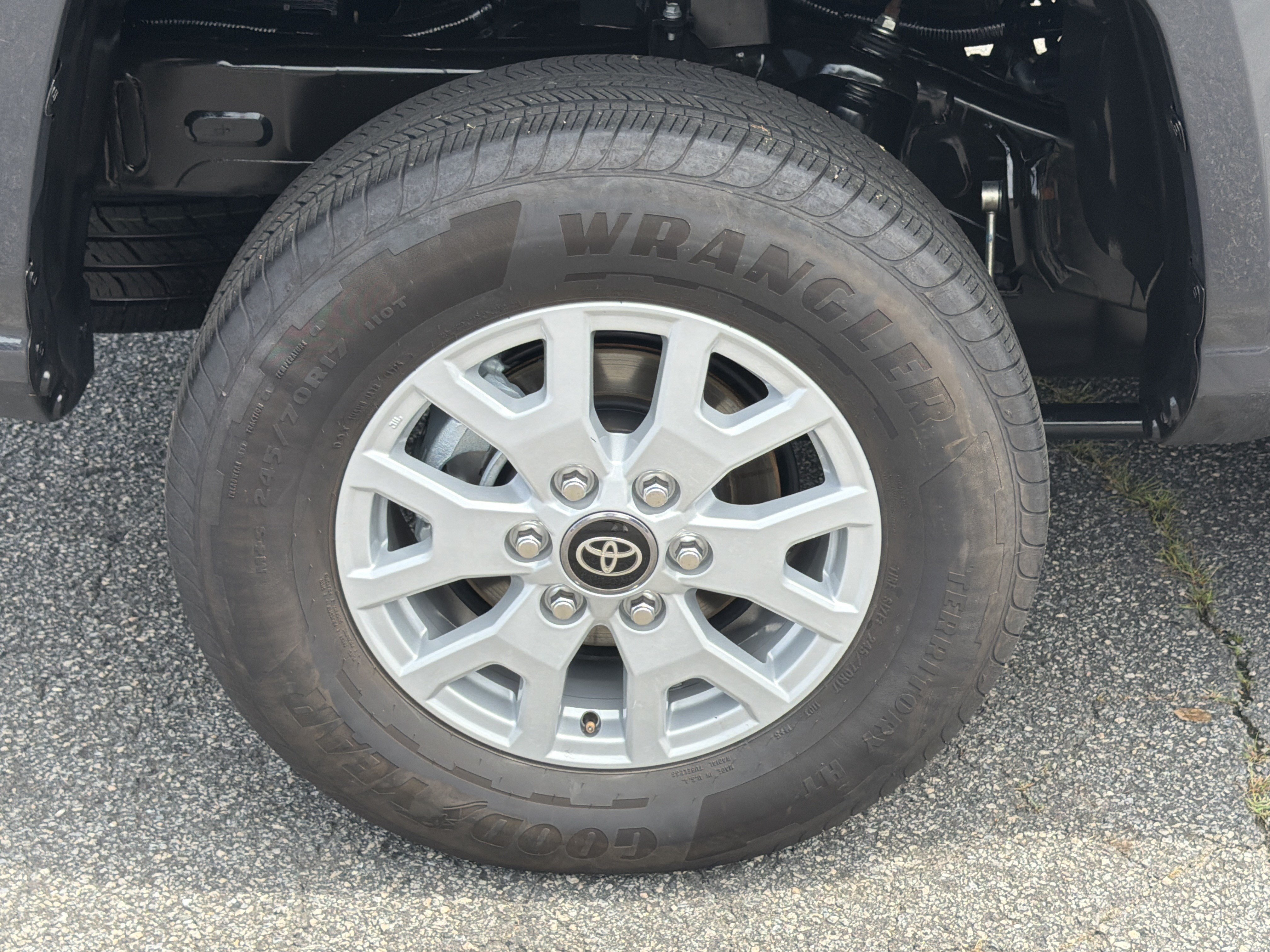 Used 2025 Underground Toyota SR5 image 17