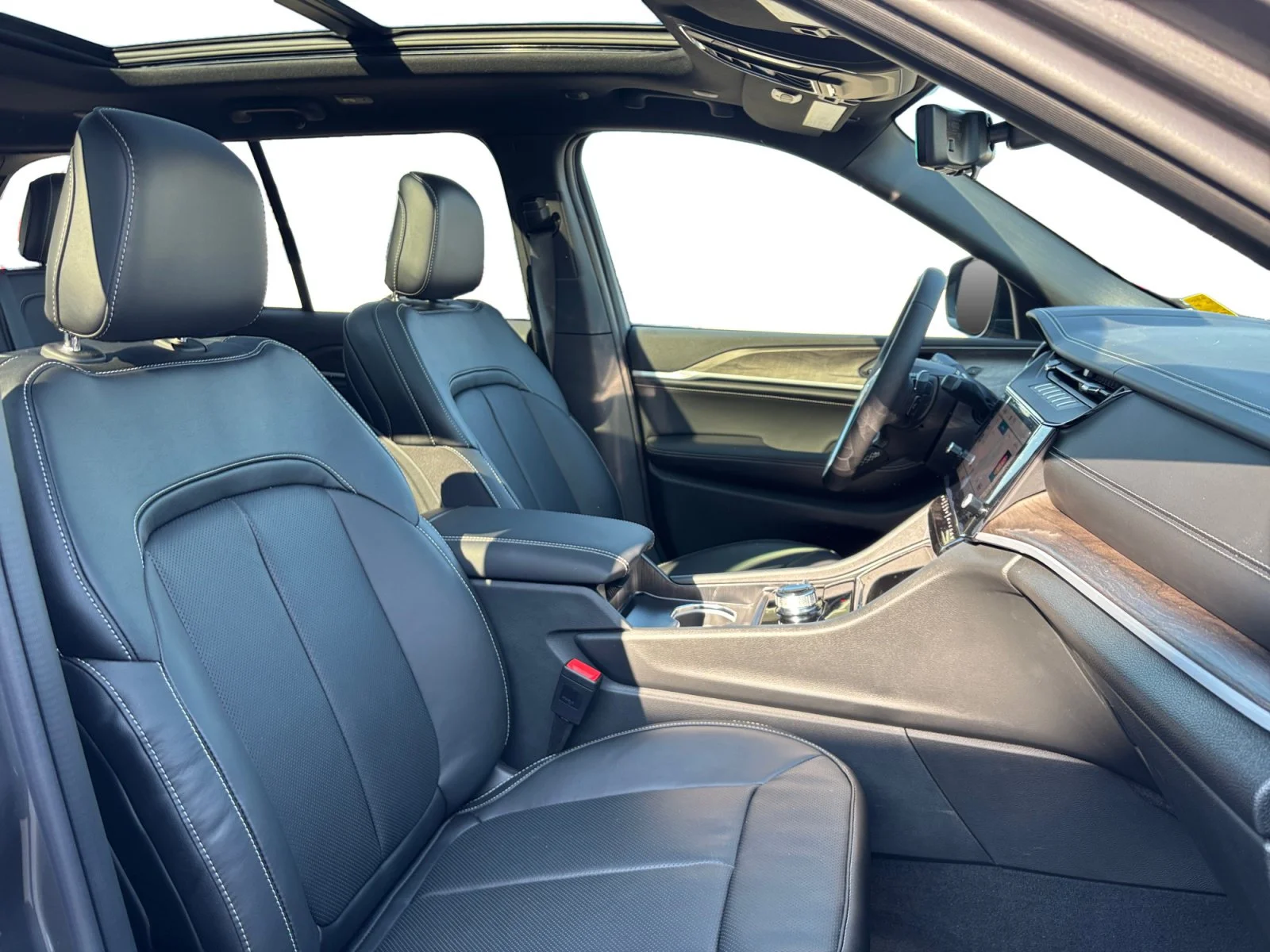 New 2026 Baltic Grey Metallic Jeep Limited Reserve image 17