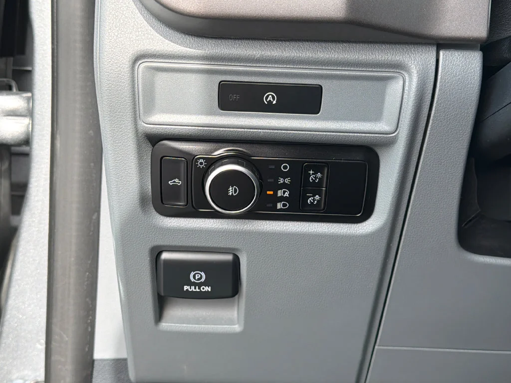 Used 2025 Silver Ford XLT image 30