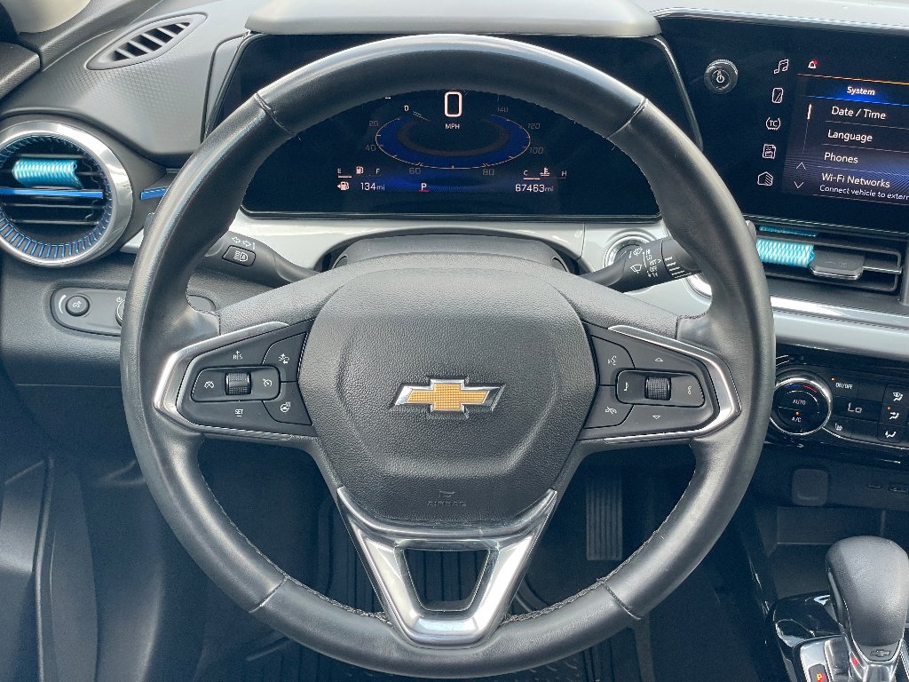Used 2025 Sterling Gray Metallic Chevrolet LT image 5