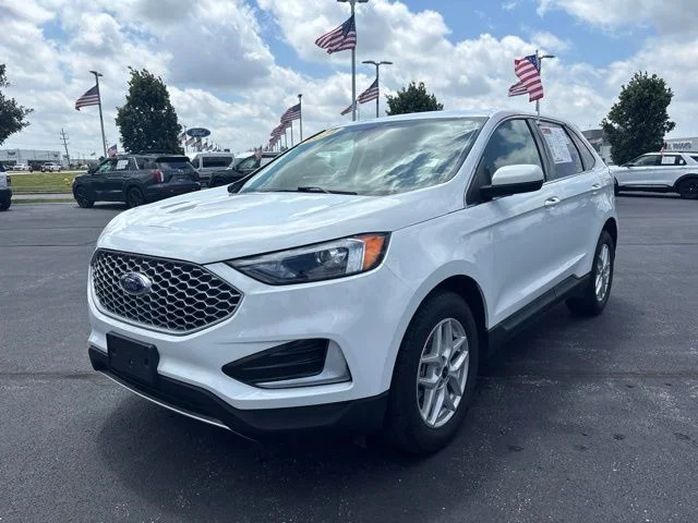 Used 2024 Oxford White Clearcoat Ford SEL image 4