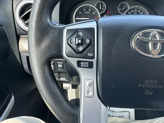 Used 2017 White Toyota SR5 image 23