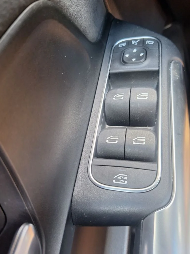 Used 2025  Mercedes-Benz GLA 35 AMG® image 19