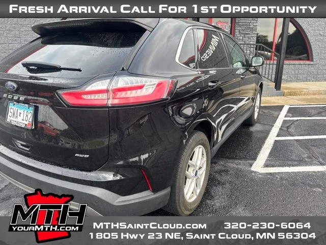 Certified Used 2022 Black Ford SEL image 6