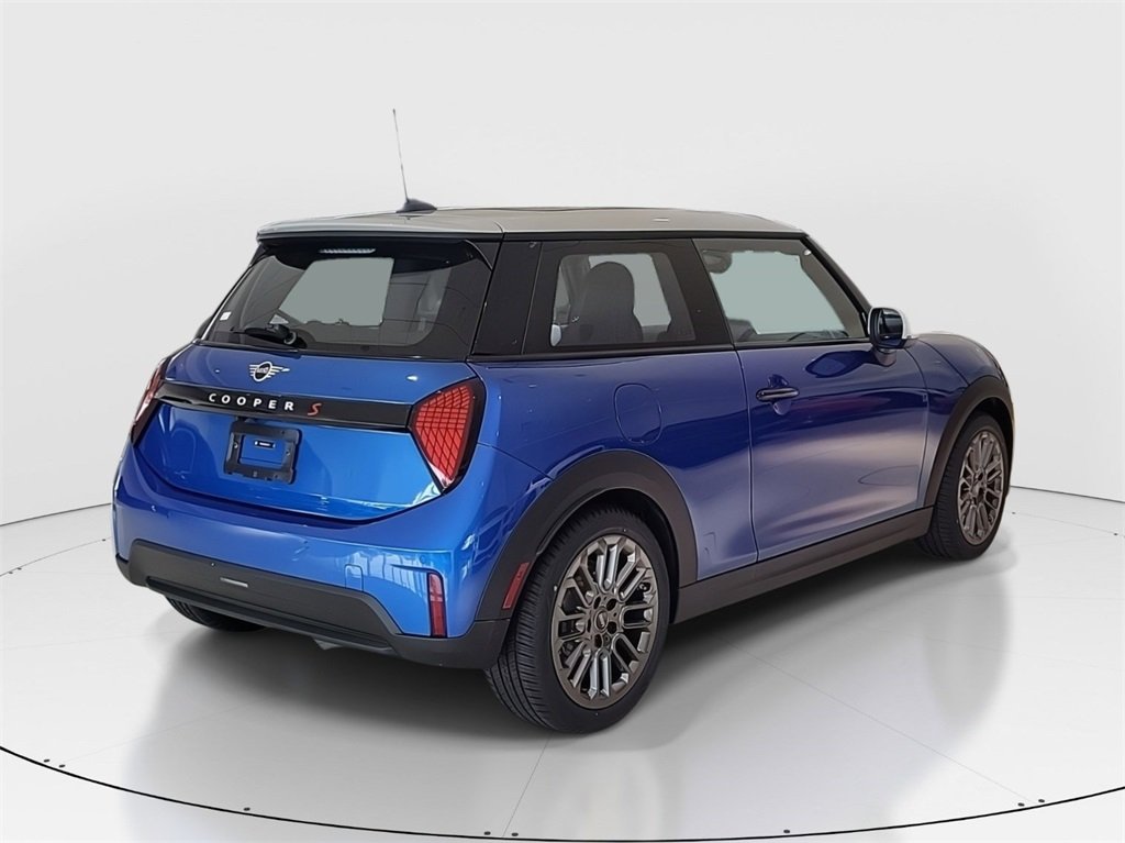 2025 Mini Cooper Hardtop S photo 3
