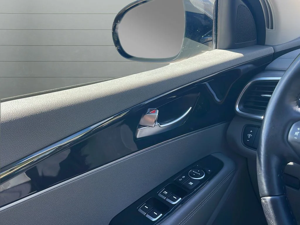 Used 2016 Silver Kia EX image 32