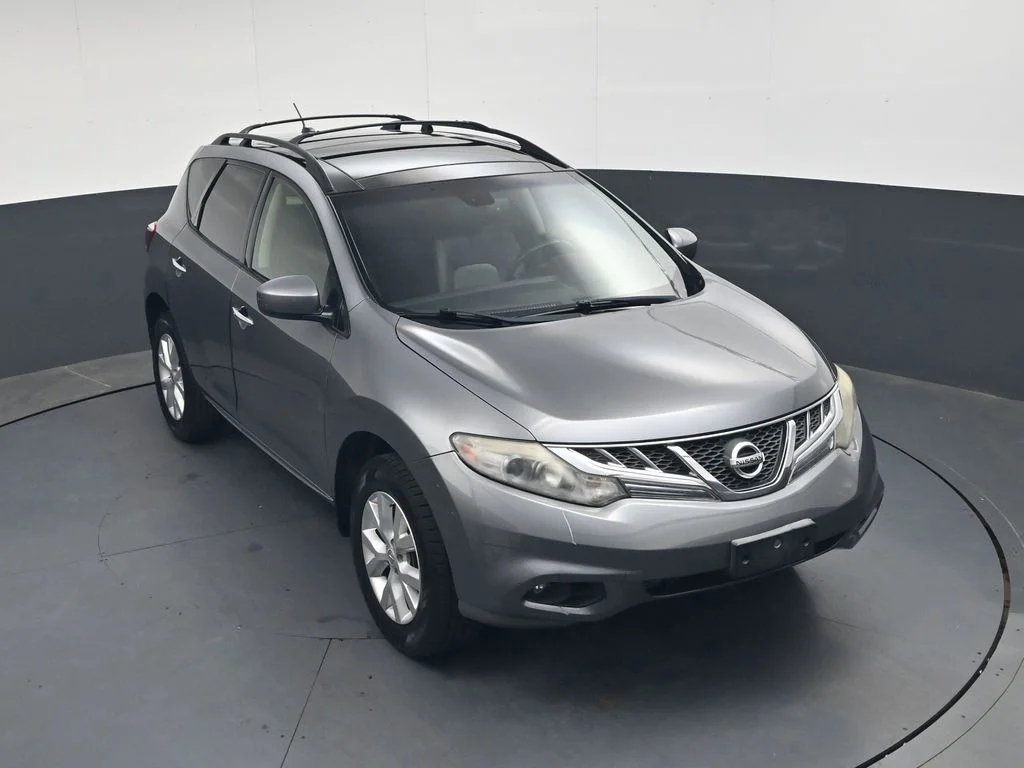 Used 2013 Gray Nissan SL image 31