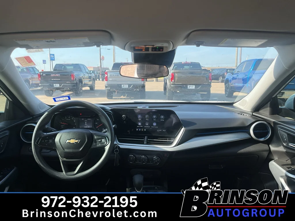 Used 2025 Summit White Chevrolet LS image 13